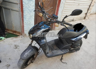 scooter Yamaha slider stunt standard 49Cc Mod 2010