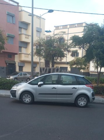 سيارة بحالة جيدة