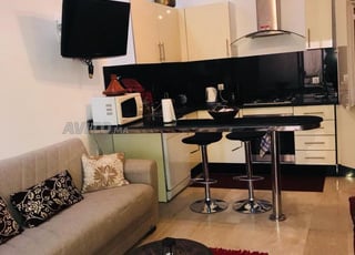 Studio bien agencé avec piscine