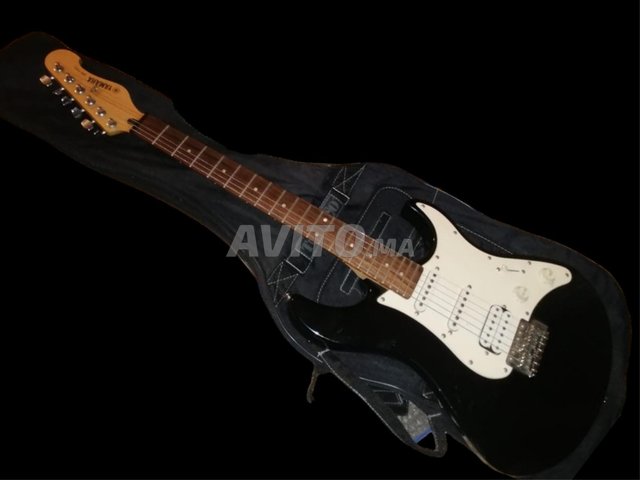غيتار كهربائي ياماها EG112C
