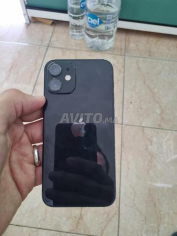 Iphone 12 mini, couleur noir fih icloud - 2