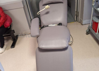 2 fauteuils dyalis, prélèvement électrique