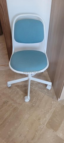 كرسي لمكتب الأطفال