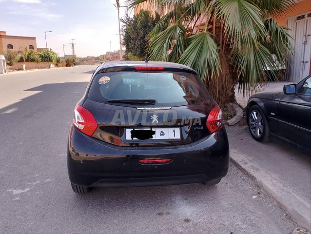 Peugeot 208 modèle 2015
