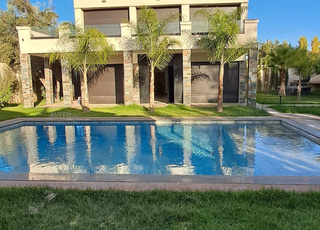 فيلا جميلة للبيع