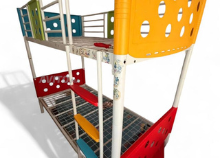 2 lits en fer solides