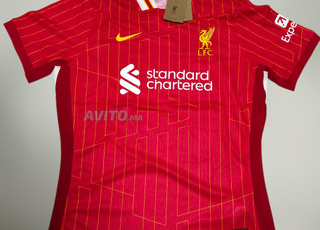 طقم ليفربول للمحترفين والمشجعين