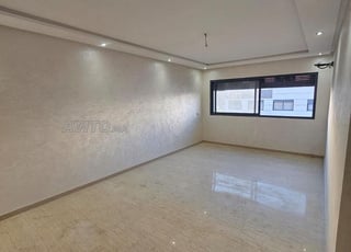 Appartement neuf vide à louer 3ch à roche noire