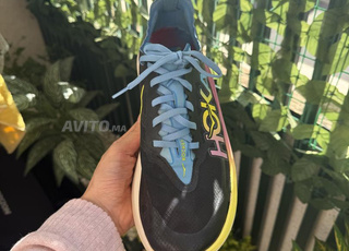 hoka rocket x2 très bon état