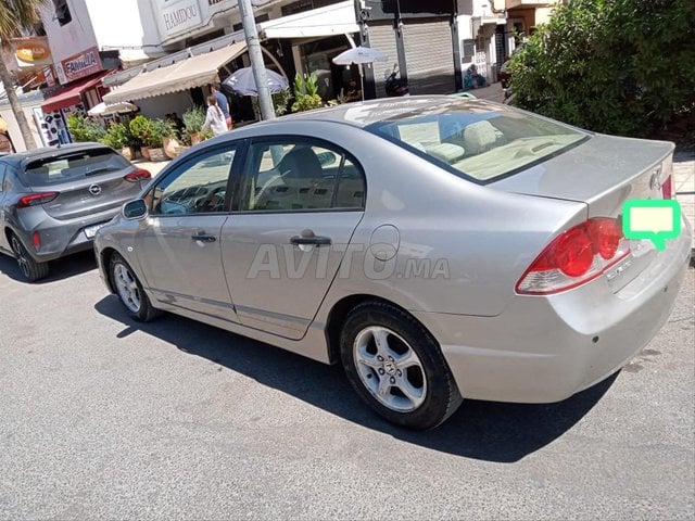 هوندا سيفيك بنزين أوتوماتيك 2006 في أكادير