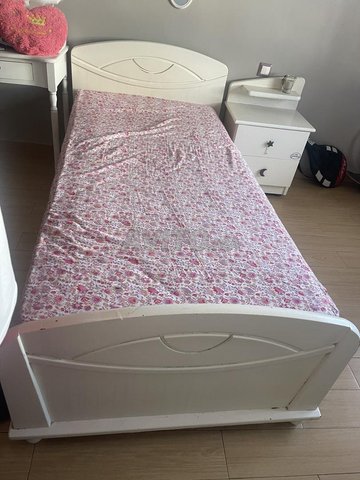 غرفة نوم سرير