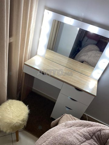 تسريحة مرآة ليد