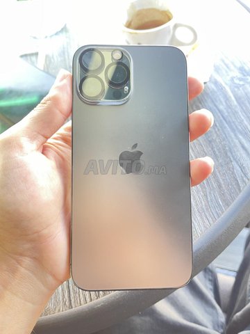 13 برو ماكس رسمي لم يفتح أبدا