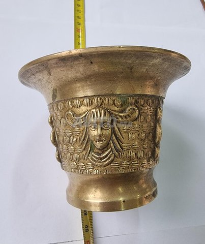 مهراز نحاسي قديم صغير الحجم