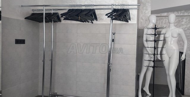 تجهيزات لمحل ملابس جاهزة