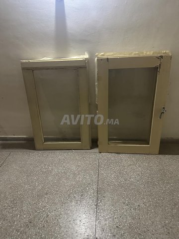 نافذة خشبية