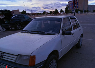Peugeot 205