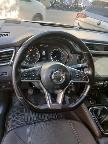 سيارة للبيع