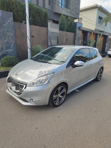 Peugeot 208 essence GTI