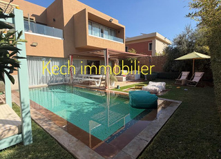 Jolie villa moderne avec piscine  vendre
