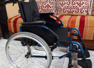 كرسي متحرك من الألومنيوم عالي الجودة