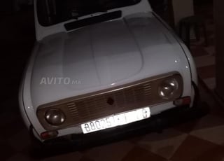 Renault R4 Essence Manuelle 1987 à Nador AL AAROUI