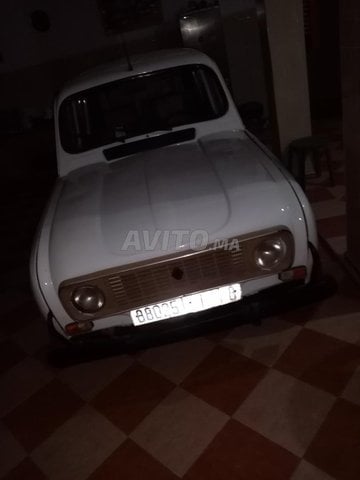 Renault R4 Essence Manuelle 1987 à Nador AL AAROUI