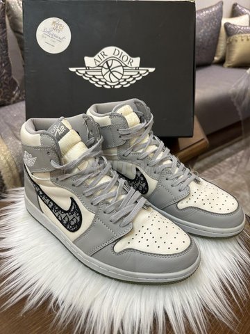 Jordan 1 High Dior