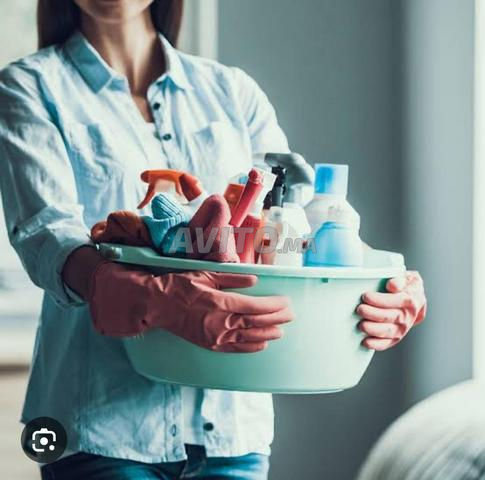 عاملة منزل و مربية و الطبخ