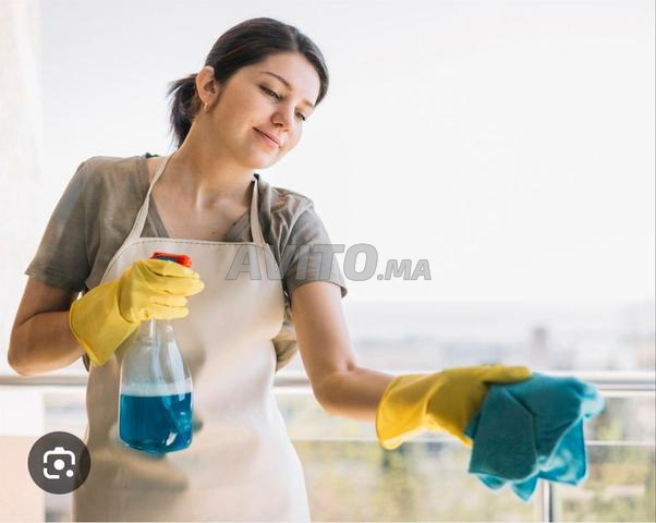 عاملة منزل و مربية و الطبخ