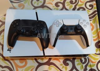 PS5 Slim comme Neuf 1To avec 2ou1 manettes