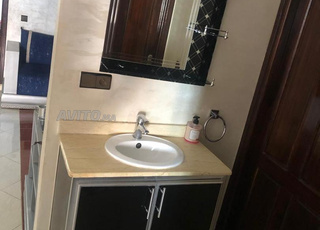 Meuble aluminium et miroirs