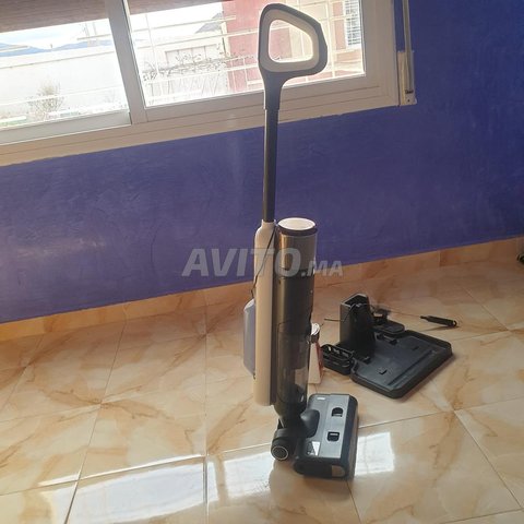 مكنسة كهربائية لاسلكية