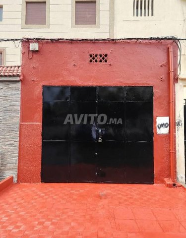 مرآب تجاري 20م