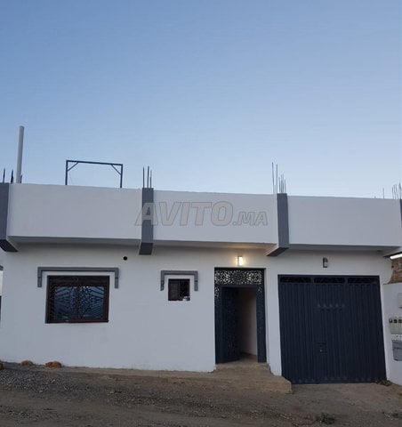 شاطئ سطيحات على بعد 60 كلم على تطوان