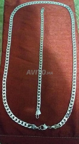 سلاسل وأساور جديدة