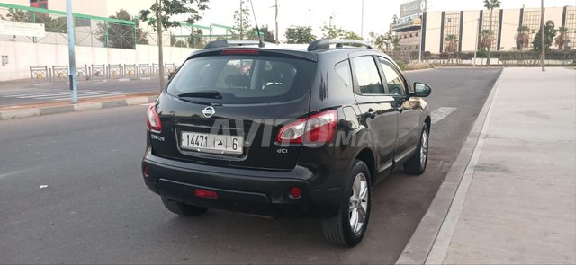 نيسان قاشقاي