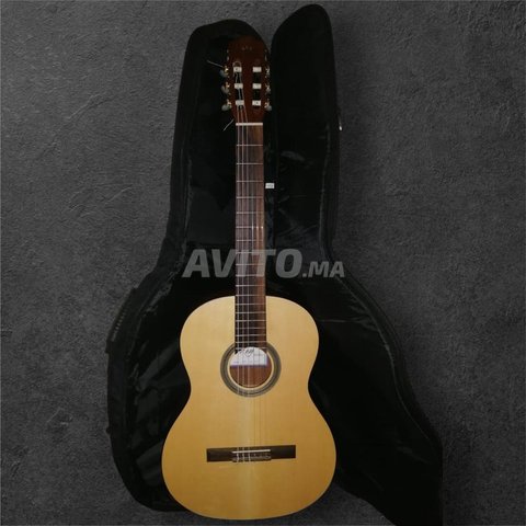 Guitare classique authentique Cordoba C1M