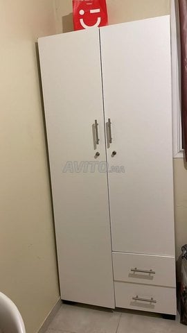 À VENDRE – Lot de meubles en excellent état