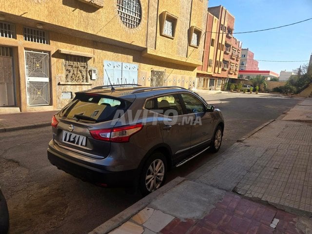 نيسان قاشقاي