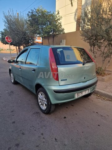 Fiat Punto Diesel Manuelle 2000 à Marrakech
