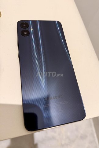Samsung galaxy A05 2025 neuf - double sim