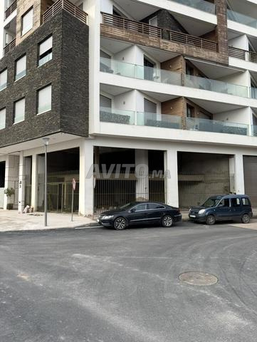 محل تجاري زاوية CFC على الأبطال مقابل OCP 189 متر مربع