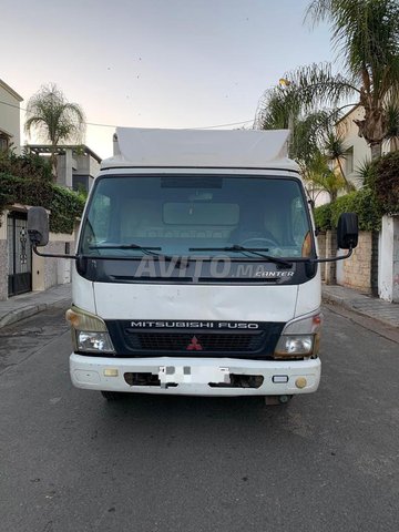 Camion Mitsubishi Fuso 3,5 tonnes