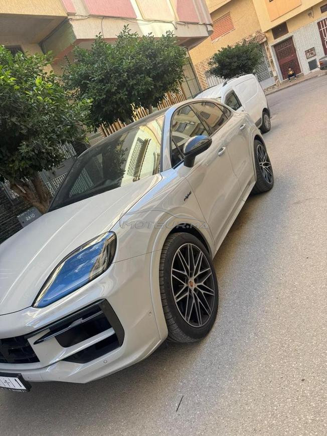 porsche cayenne voupe hybrid 2024