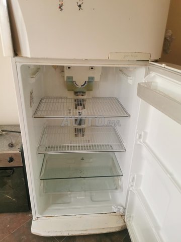 ثلاجة وغسالة