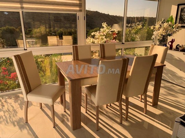 طاولة قابلة للتمديد و 6 كراسي غرفة الطعام