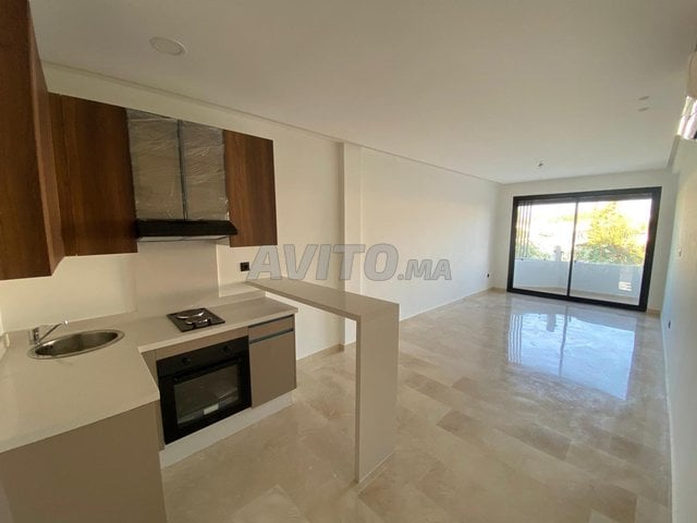 Studio neuf vide à vendre à Oasis