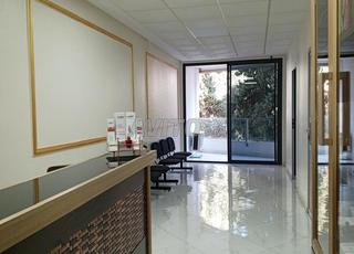 مكاتب وطوابق للإيجار