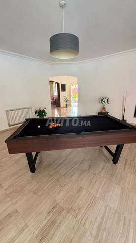 طاولة بلياردو
